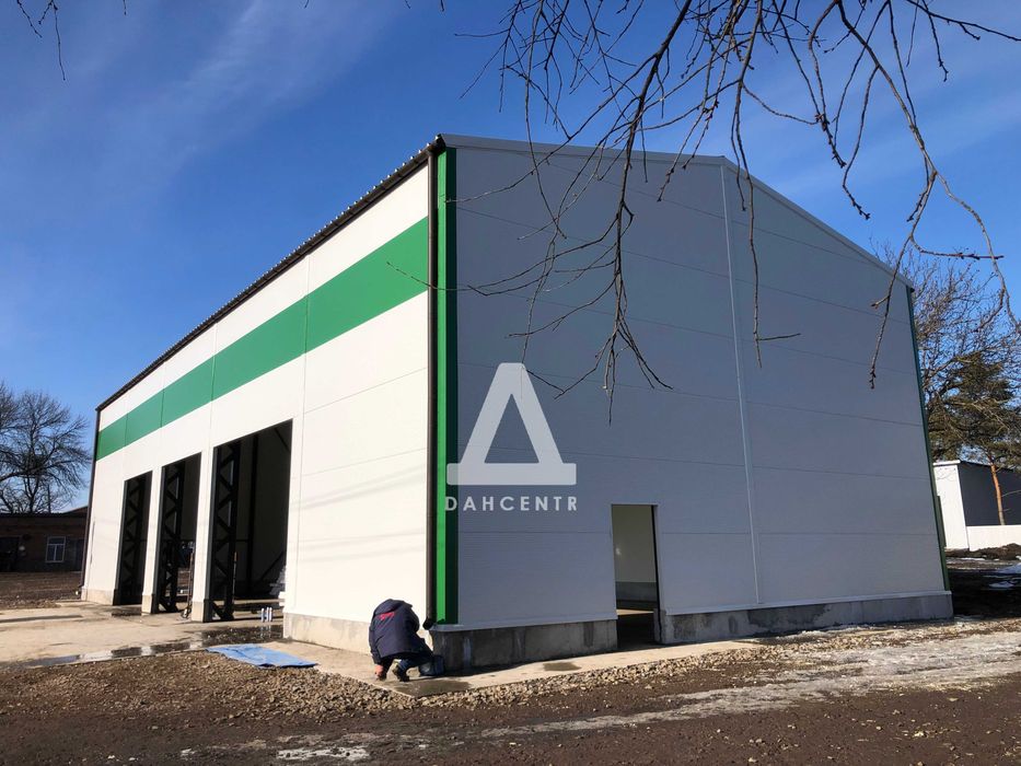 Ангар під ключ 18х42х5 Тепла будівля з сендвіч-панелей під замовлення