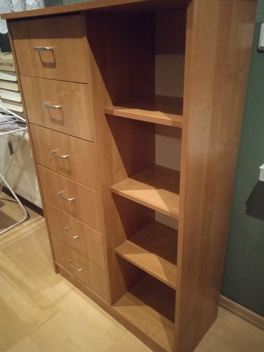 Regał z szufladami
