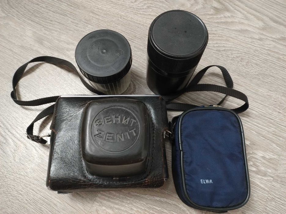 Aparat Zenit n TTL - trzy obiektywy + lampa błyskowa - unikalny zestaw