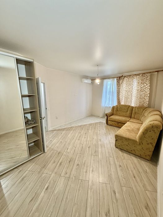 Продаж квартири Леваневців