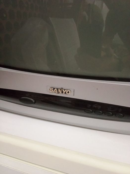 TV crt a cores  sanyo