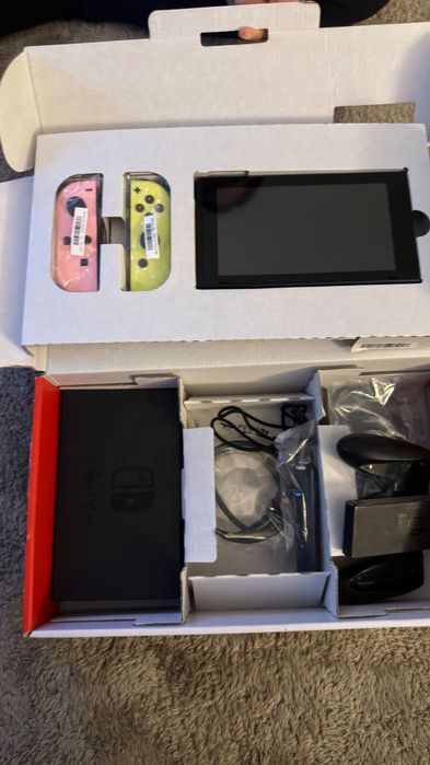 Nintendo Switch 1 com 3 jogos