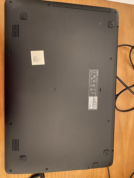 Portátil Asus F553M - Carregador - Mala Portátil