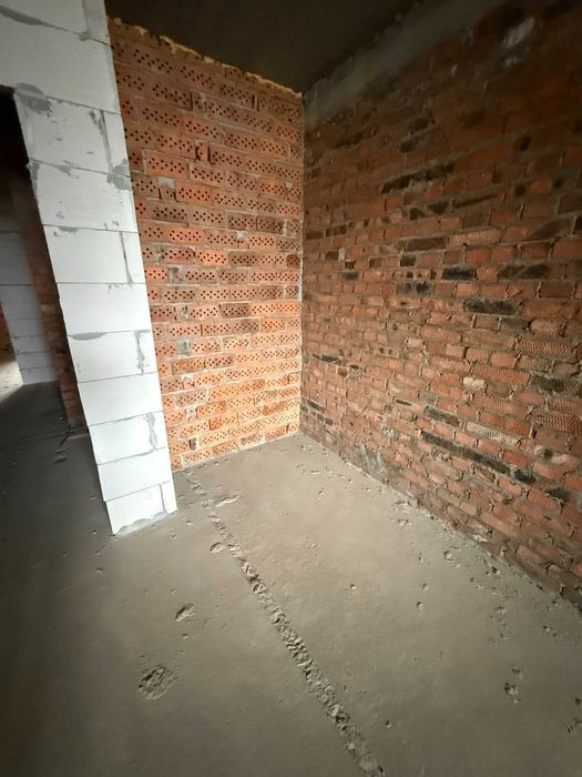 2к, середній поверх, будинок на етапі здачі, телефонуй