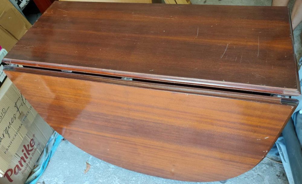 Mesa de jantar extensível em cerejeira