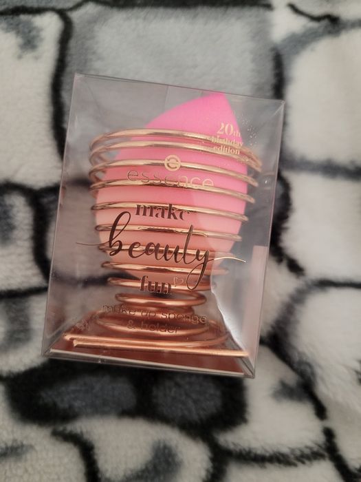 Gąbeczka + stojak Essence