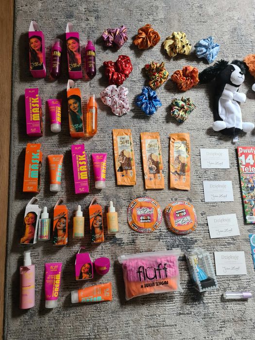 Zestaw Merch Julia Żugaj - 52 elementy + 2 plakaty gratis!!!