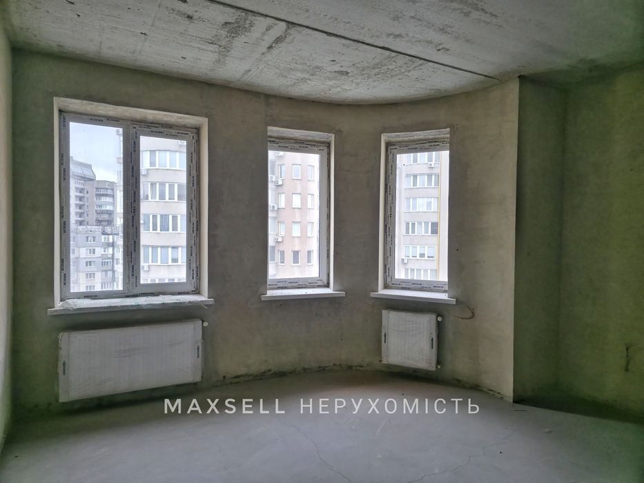 Простора 2-кімнатна квартира 85 м² на Харківській 3/2.  єОселя!