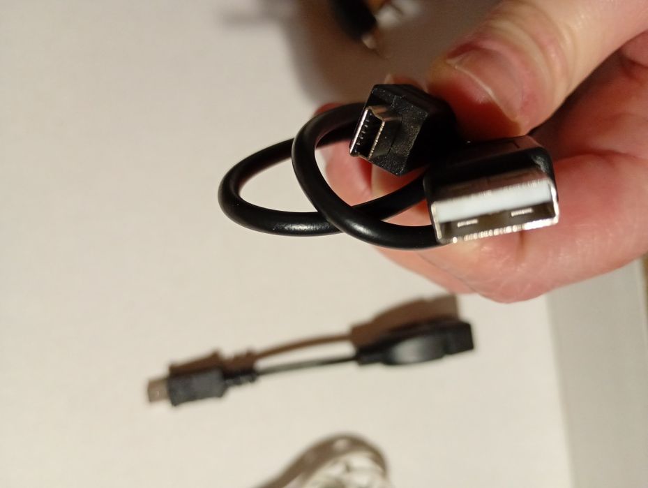Кабелі USB: Micro-USB, Mini-USB, перехідник USB  — Mini-USB, Mini-USB