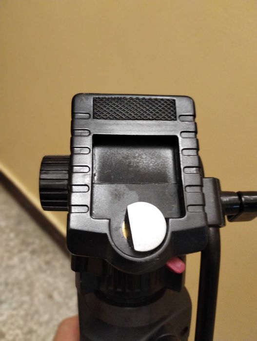 Statyw do lasera budowlanego