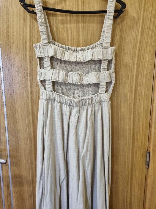 Vestido midi caqui Zara