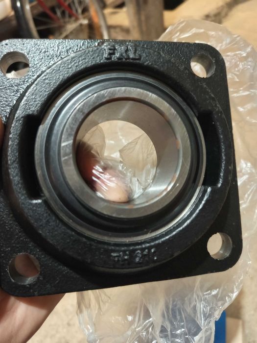 Підшипник в корпусі