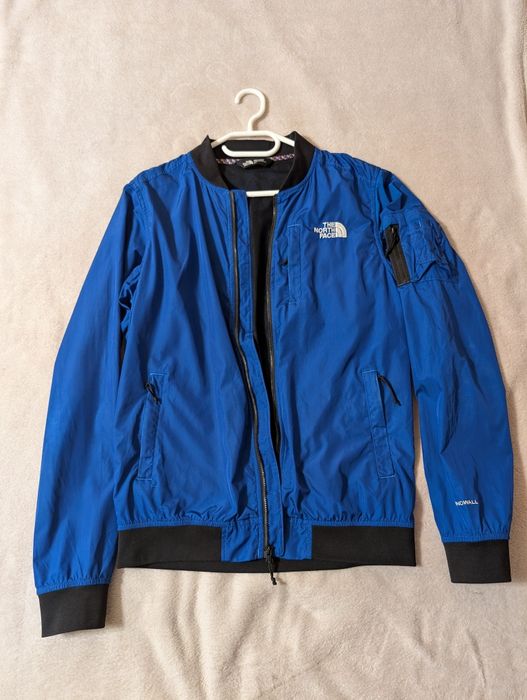 вітровка вітрівка the north face S розмір original чудовий стан
колір