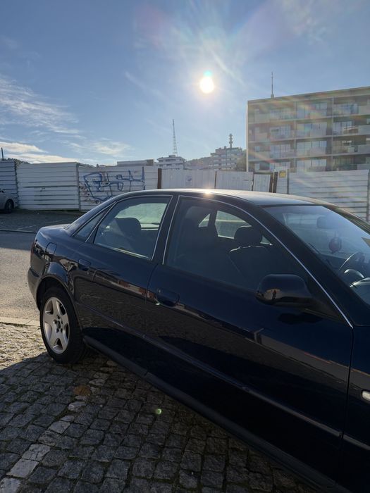 Audi A4 Sedan AFN 110cv