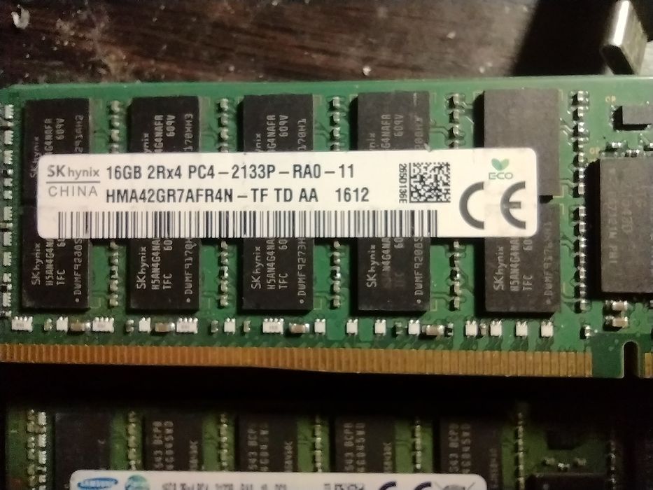 Серверна DDR4 DDR3 16Gb 8Gb ECC reg 2400 2133 12800 14900