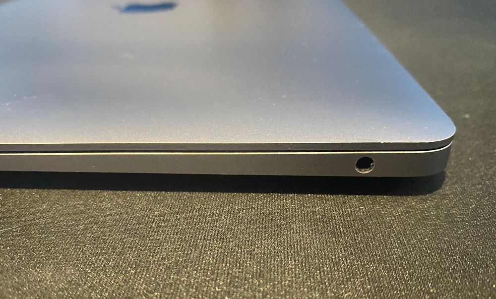 Ноутбук Apple MacBook Air 13” M1 (8GB / 256GB, Space Gray)