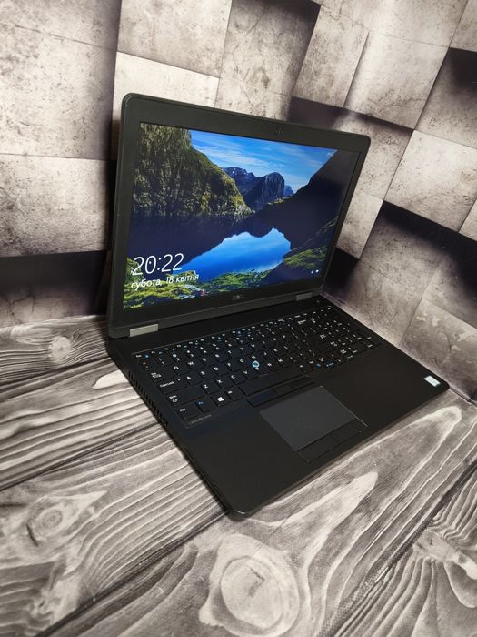 Dell 5580 AMD R7 370 m I7 6820 HQ 8 ram 256 SSD Excellent Battery ноутбук игровой 15.6 15.5