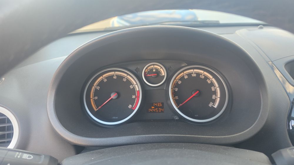 Opel corsa Black edition 1.2 gasolina