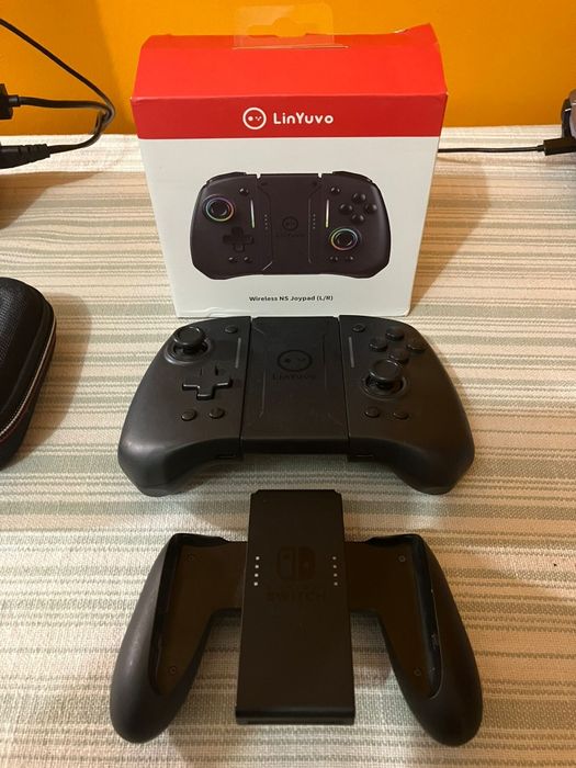 Nintendo Switch V2 (Desbloqueada) + SD Sandisk 512GB + Comando Extra LinYuvo + Acessórios