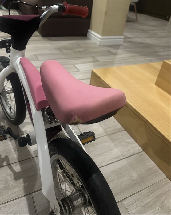 Продам велосипед / беговел BMW