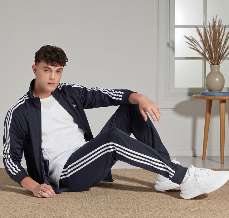 Оригінальний спортивний костюм Аdidas Basic 3-STRIPES TRICOT(Розмір М)