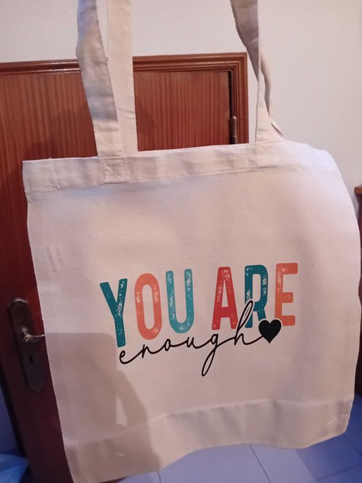 Sacos tote bege com varias estampas,5 € cada 1