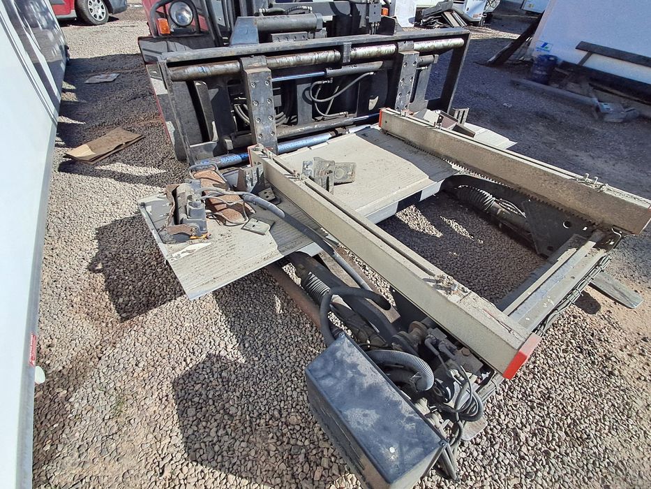 Winda duholandia howana pod spód