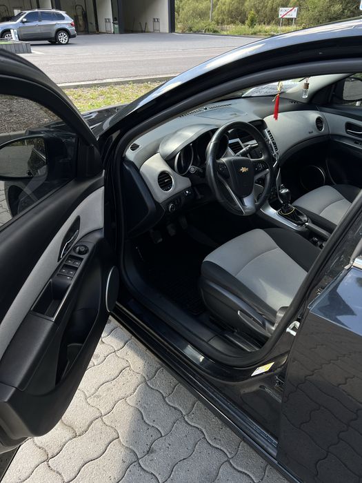 Chevrolet Cruze Ls 2011
