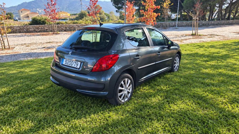 Peugeot 207 1.4 HDi Urban — photo 4