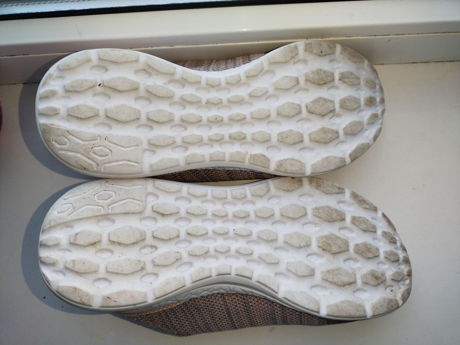 Кроссовки оригинал 36-37р 23.5см