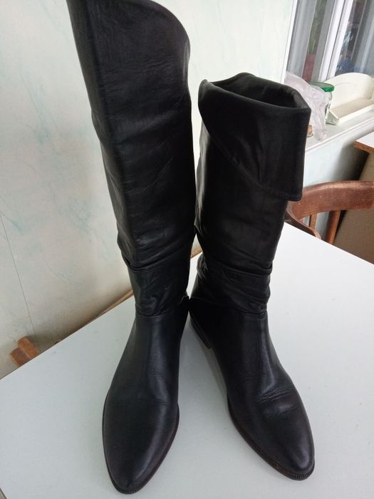 Кожаные сапоги женские