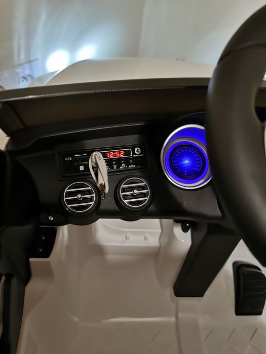 Pojazd na akumulator Mercedes GLC 63S 4x4 Koła Eva,Pilot, Pasy, MP3
