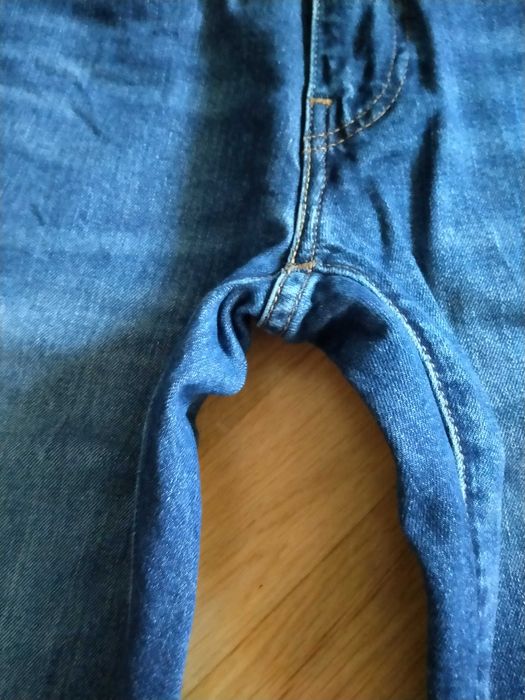 Jeansy męskie oryginalne firmy Levis, niebieskie, Stan BDB