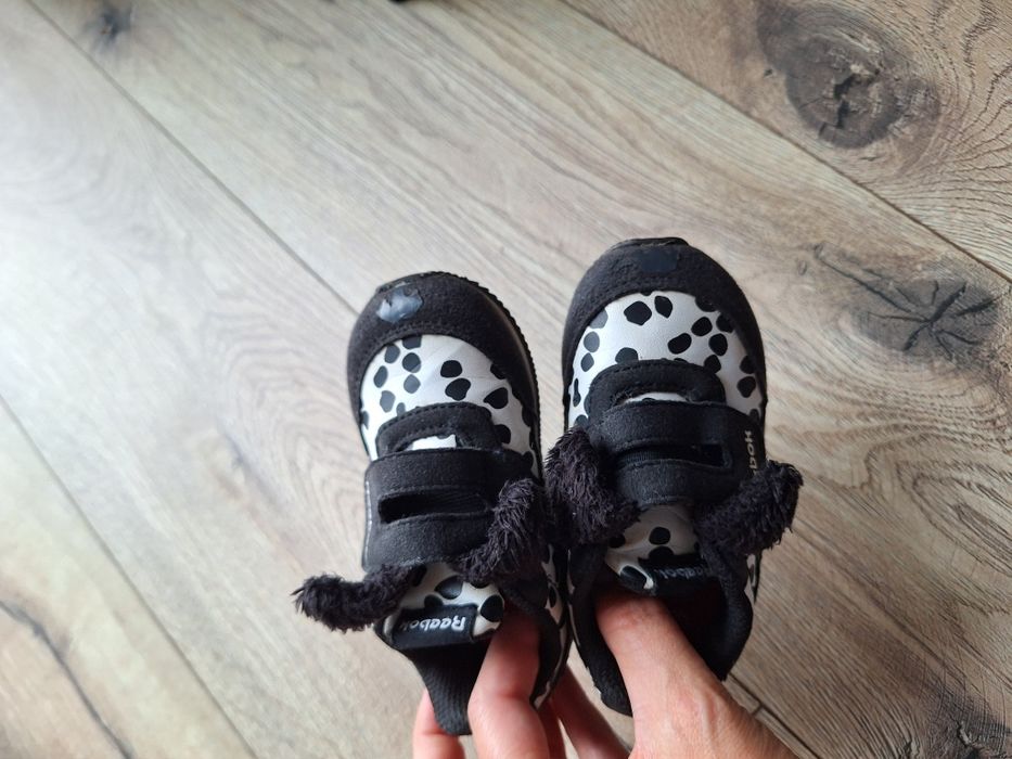 Buty sportowe dziewczęce czarne Reebok rozmiar 21