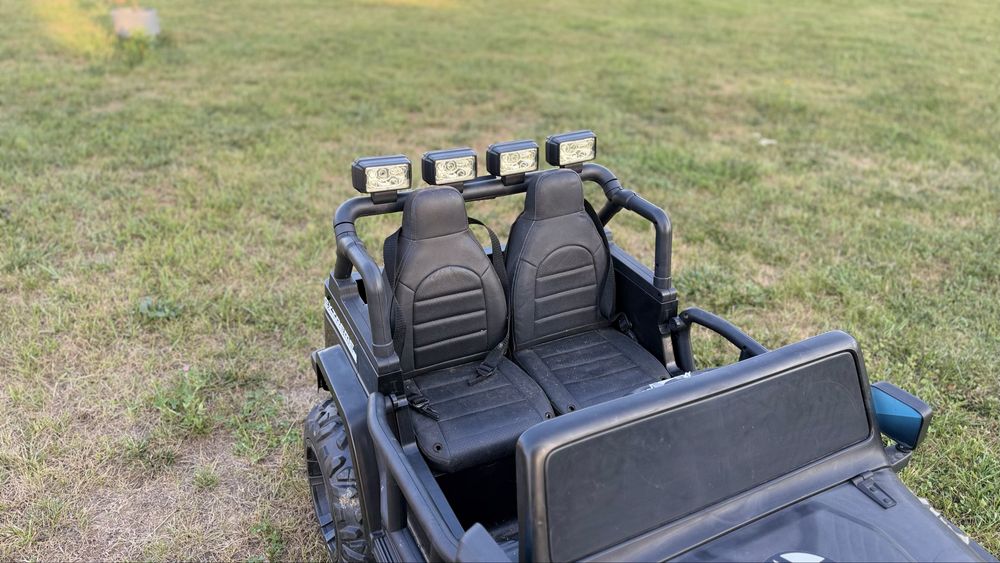 Duże autko na akumulator dla dzieci Jeep gravity 24v