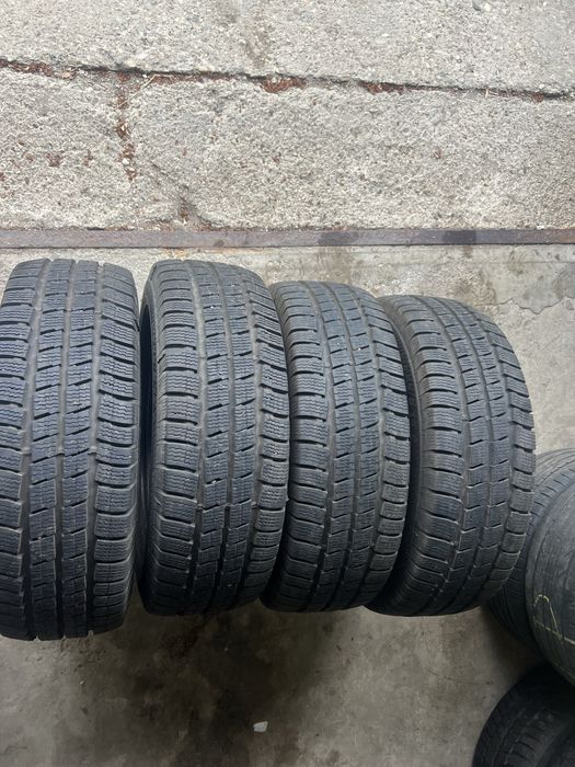Продам резину  шини 215/65/16 С