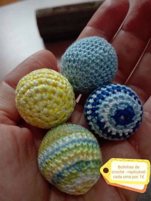 Bolas de croché feitas para gatos