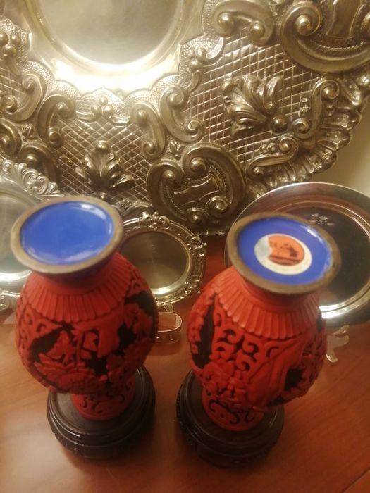 Par jarras cinnabar