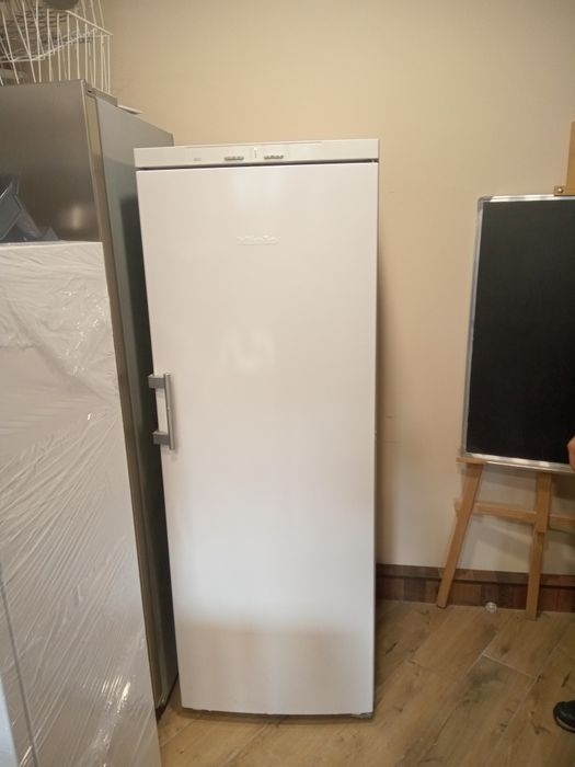 Морозильная камера Miele NoFrost