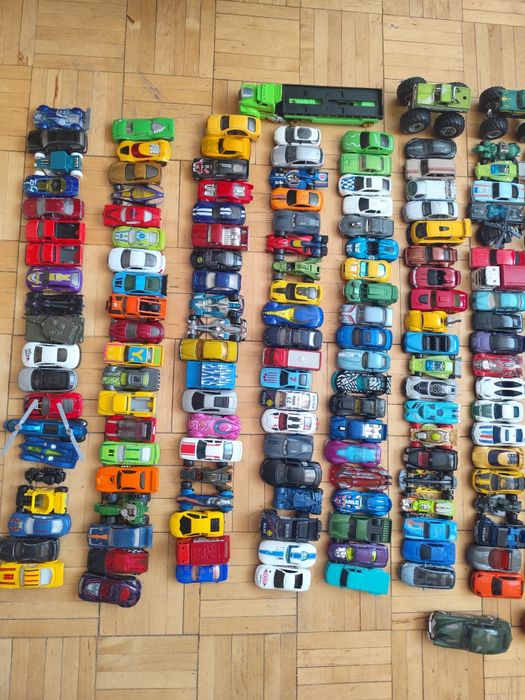 Samochodziki hot wheels i nie tylko