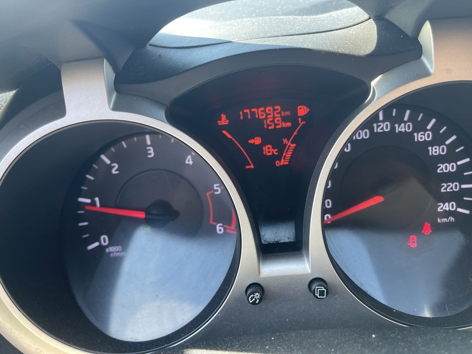 Nissana Juki 2013r  1,5 dci