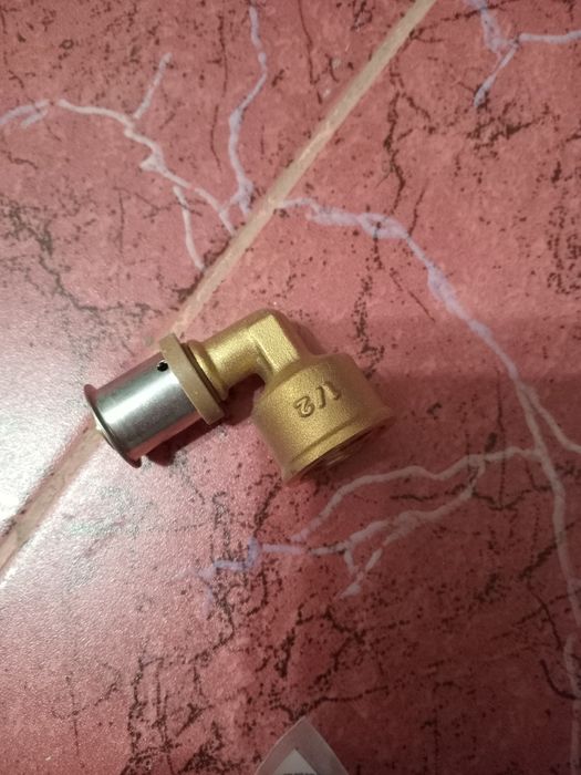 Коліно настіне прес.20 .1/2