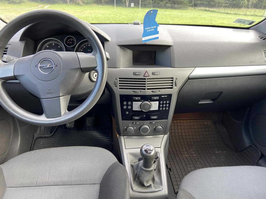 Opel ASTRA H GTC 1.9