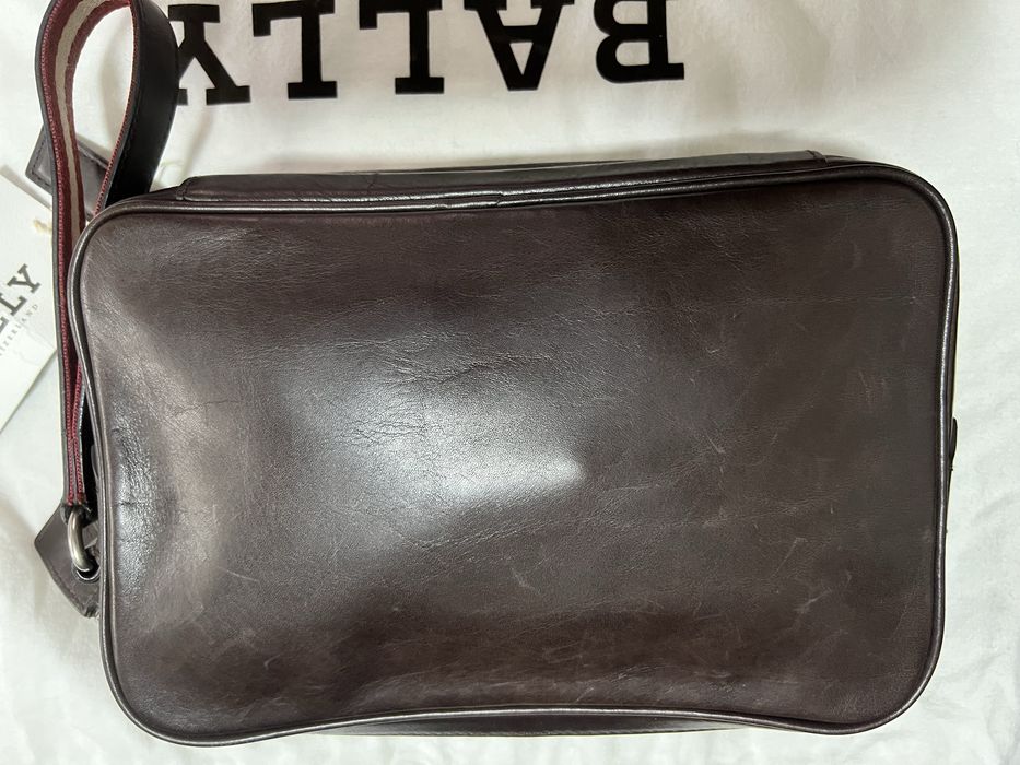 Bolsa / Necessaire de Mão BALLY em Pele Original (Como Nova) + Dustbag
