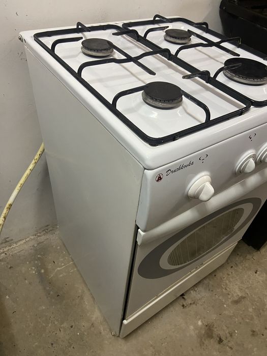 Продам газову плиту з газовой духовкой