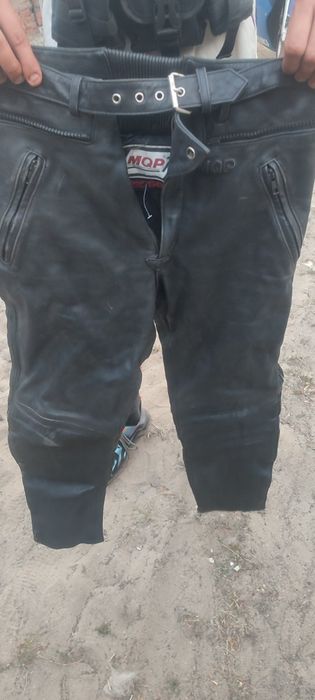Мотоштани шкіряні.