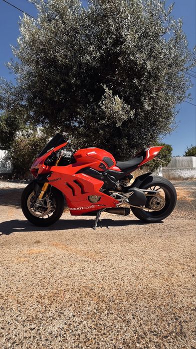 ducati panigale v4s