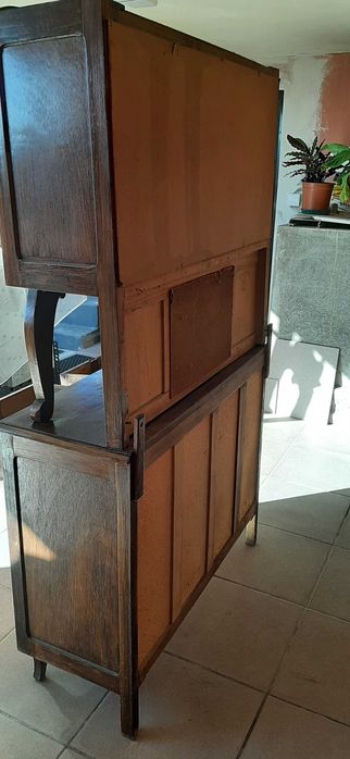 Armário antigo com espelhos