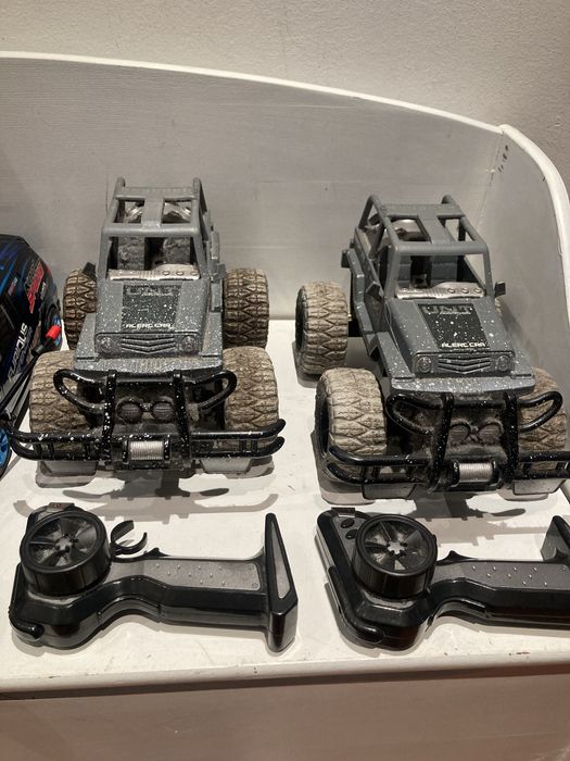 Lirvos e carros telecomandados