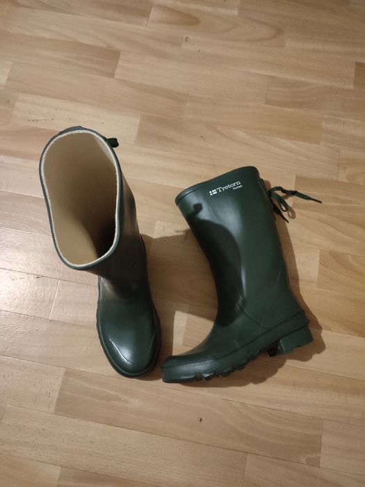 Продам резиновые сапоги Tretorn  женская р 37